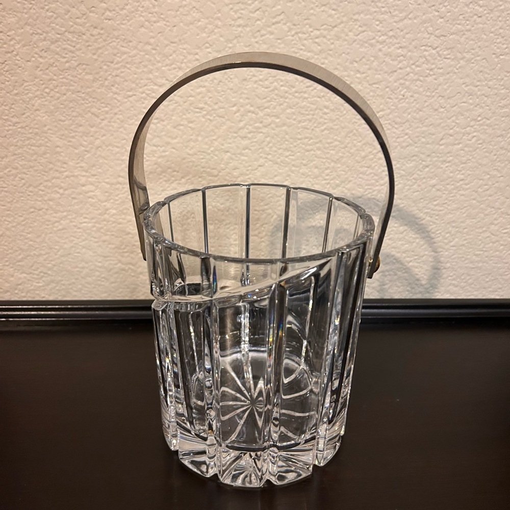 Mikasa Uptown Crystal Ice Bucket w/ Mental Handle Vintage Cut Glass Barware